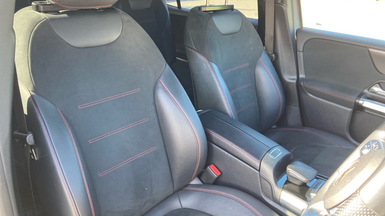 Mercedes-Benz GLB 200 AMG Line Premium 5dr 7G-Tronic Petrol Estate